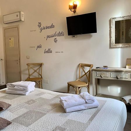 Guest House Casa Vicenza ローマ エクステリア 写真