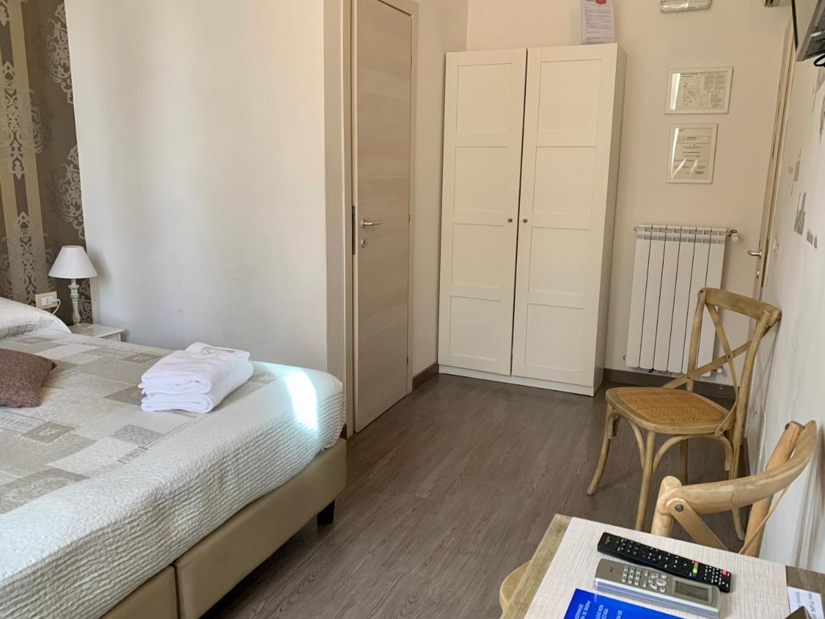 Guest House Casa Vicenza ローマ エクステリア 写真