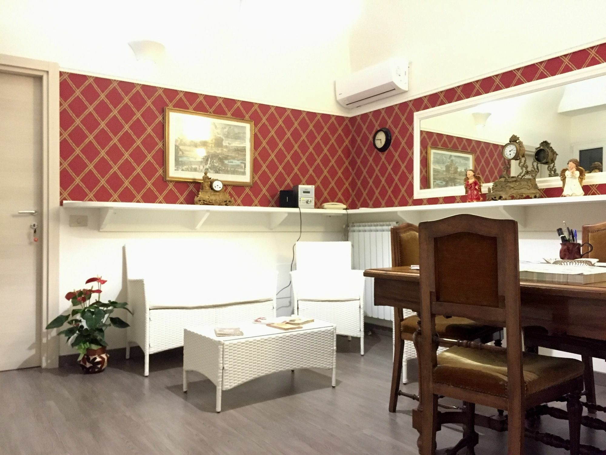 Guest House Casa Vicenza ローマ エクステリア 写真