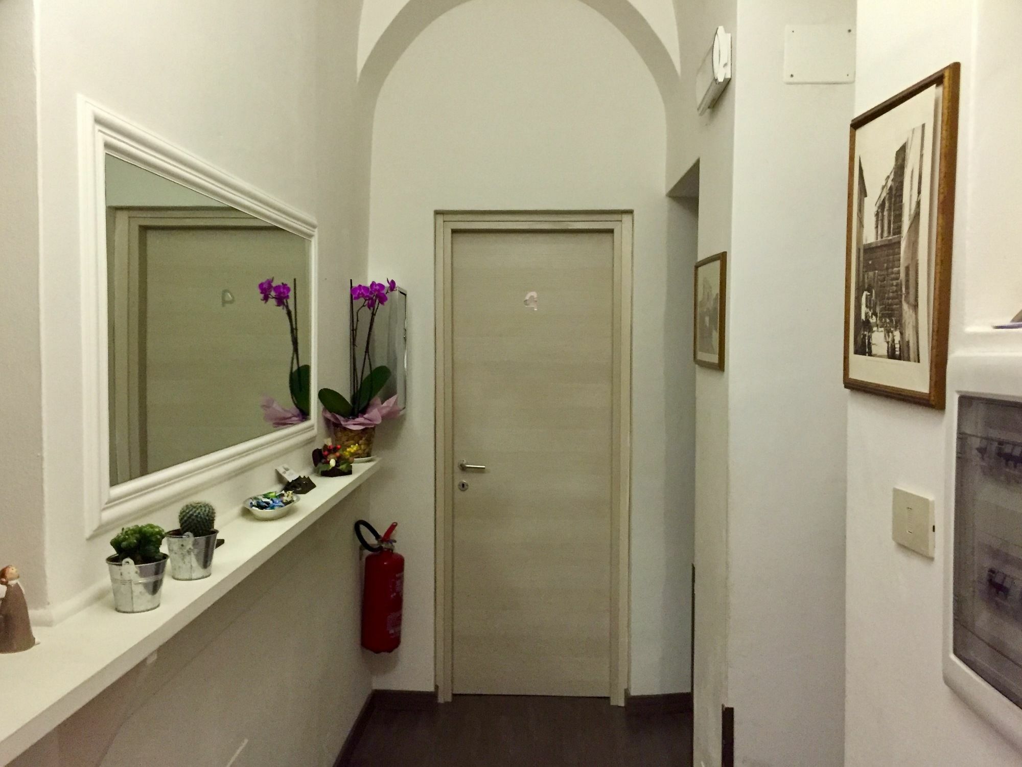 Guest House Casa Vicenza ローマ エクステリア 写真